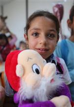 Mülteci Çocukları Oyuncaklarla Güldü