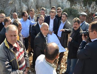 Demre Sakar Deresi’nde Çalışmalar Sürüyor