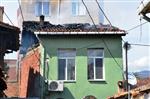 ÇıKMAZ SOKAK - Mutfak Ocağını Açık Unuttu Evi Yandı