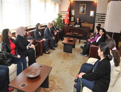 Uşak Devlet Hastanesi Hemşireleri’nden Vali Yavuz’a Ziyaret