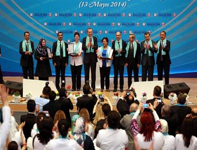 Başbakan Erdoğan’ın Verdiği 3 Müjde Sağlık Çalışanlarını Mutlu Etti