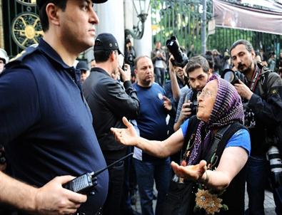 Taksim'deki 'soma'Protestosunda 9 Kişi Gözaltına Alındı