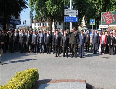 Hendek’te Buruk 19 Mayıs Kutlaması