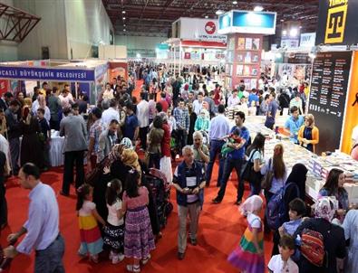 Kitap Fuarına İki Günde 100 Bin Ziyaretçi
