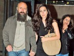 BERGÜZAR KOREL - Bergüzar Korel Halit Ergenç için şarkı söyledi
