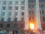 Odessa'da Ukrayna Yanlıları Bir Binayı Ateşe Verdi Açıklaması