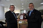 HALK OYUNLARI YARIŞMASI - Türkiye Üçüncüsü Olan Yyü Halk Oyunları Ekibi Rektör Prof. Dr. Battal'a Kupalarını Sundu