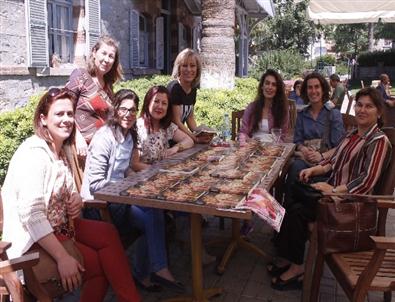 Kozmik Cadı Kazanı Okuyucusuyla Buluştu