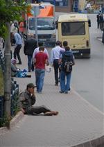 KISA MESAFE - Dilenciler Hastane Yolunu Mesken Tuttu