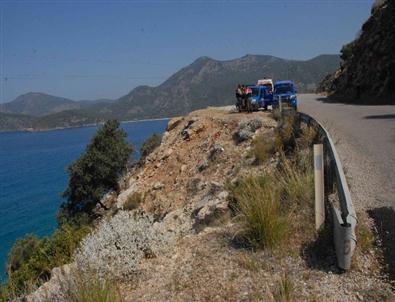 Fethiye'de Uçurumdan Yuvarlanan Otomobil Denize Düştü Açıklaması