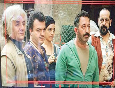 Cem Yılmaz‘ın ‘Pek Yakında‘sı