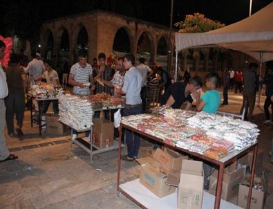 Kandil, Seyyar Satıcıların Yüzünü Güldürdü