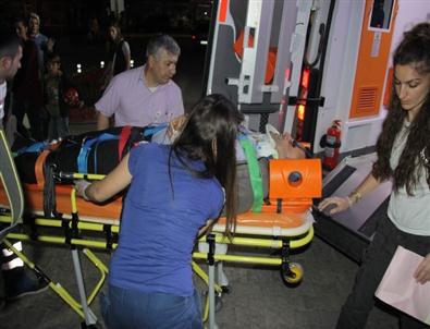 Tır'ın Lastiğinden Kopan Parçalar Yayayı Yaraladı