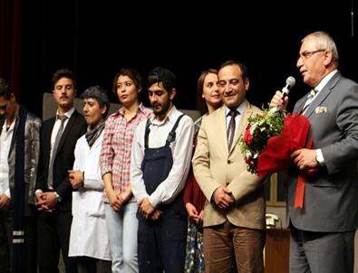 Boyacı Adlı Oyun Tiyatro Severler İle Buluştu