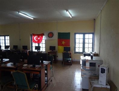 Kamerun Yaounde ve Bamenda Üniversitelerine Multimedya Sınıfı