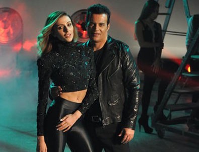 Klip kızı Özge Ulusoy