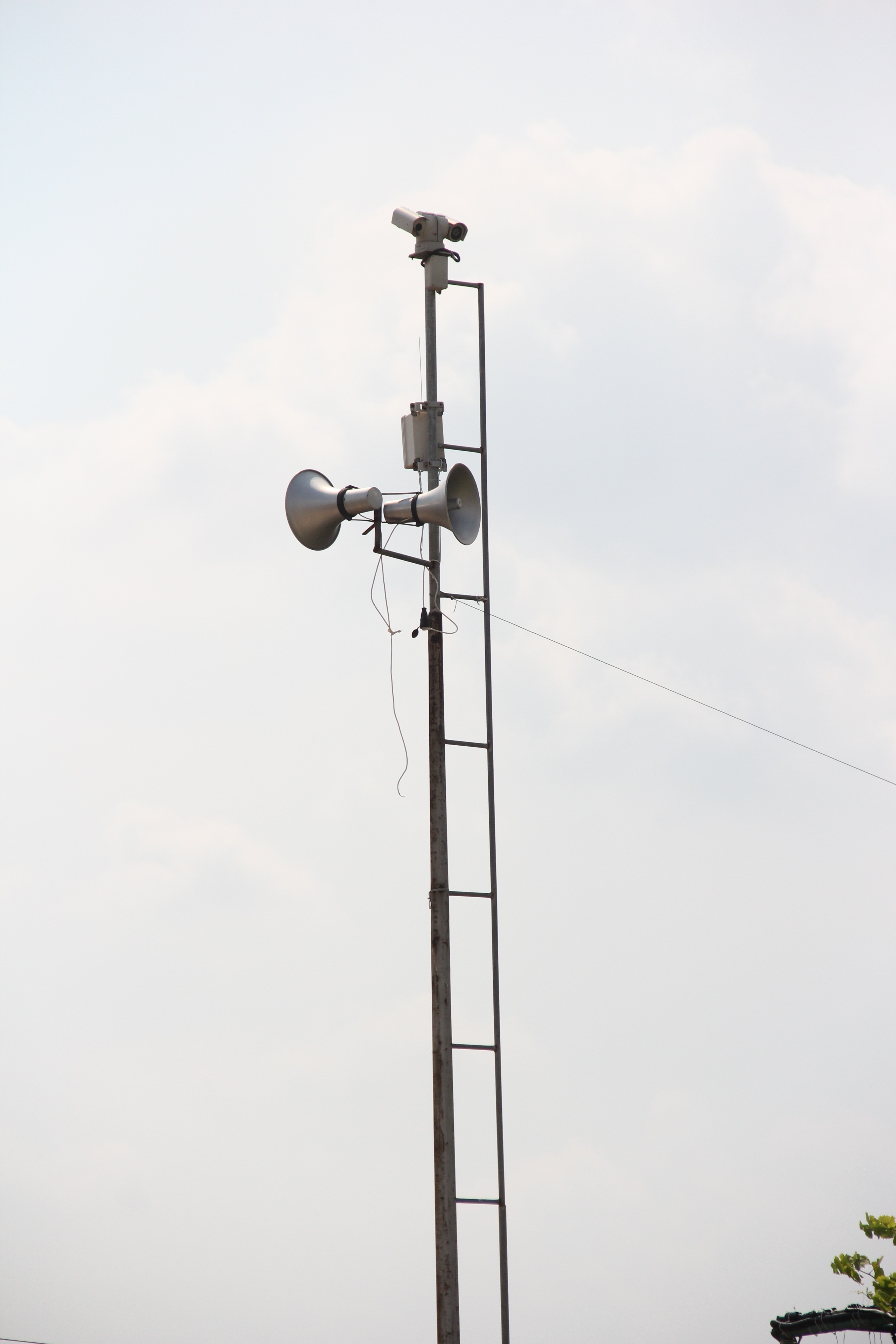 Şato gibi villaya kaleşnifoklu baskın: 1 ölü