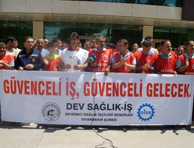 Dev Sağlık-iş Üyelerinden Taşeron İşçiliğine Hayır Eylemi