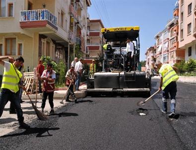 Keçiören’de Havaların İsınmasıyla Asfalt Çalışmaları Başladı