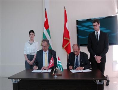 Türk ve Abhaz Gazeteciler Arasında İşbirliği Anlaşması İmzalandı