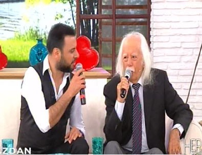 Haydar Dümen canlı yayında Alişan ile düet yaptı