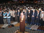 İBRAHİM KUTLUAY - Ayasofya Meydanı'nda binlerce kişi namaz kıldı