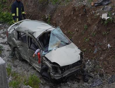 Otomobil Tarlaya Uçtu Açıklaması