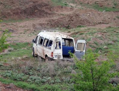 Çankırı'da Yolcu Minibüsü Kaza Yaptı Açıklaması