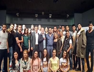 'Delikanlım İyi Bak Yıldızlara” Oyunu Didim'de Sahnelendi