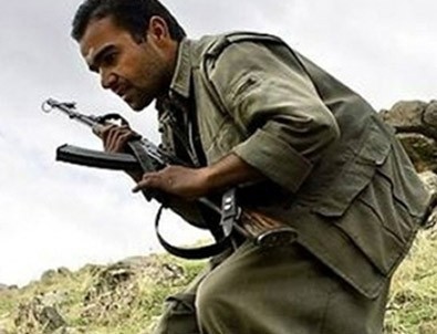 Korucular, PKK kıyafeti giyip köy kahvesini bastı