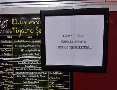 Liselerin Tiyatro Şenliği Devam Ediyor