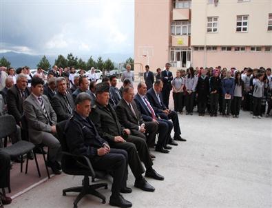 Tosya'da Tübütak 4006 Bilim Fuarı Açıldı