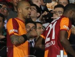 FELIPE MELO - Demirören'in elini sıkmadı