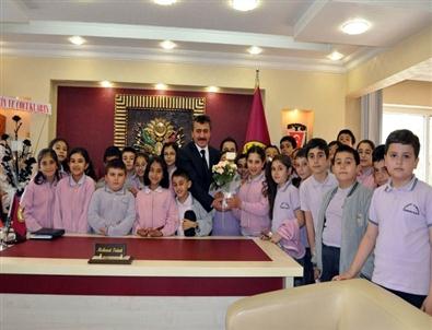 Öğrencilerden Başkan Tutal’a Ziyaret