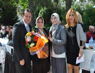 Menderes'te Anneler Unutulmadı