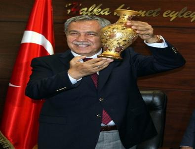 Arınç'tan Karacabey ve Mustafakemalpaşa Belediye Başkanlarına Hayırlı Olsun Ziyareti