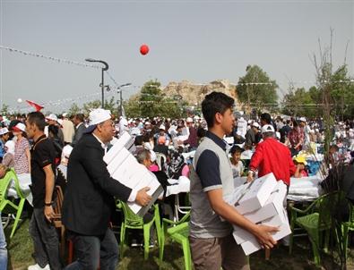 'dünyanın En Kalabalık Kahvaltı Sofrası'Rekoru