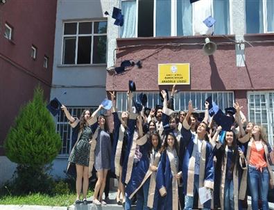 Balıkesir'de Mezuniyet ve Karne Sevinci