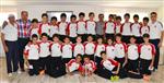 AKKONAK - Denizli Büyükşehirspor U13 Takımı Kupasına Kavuştu