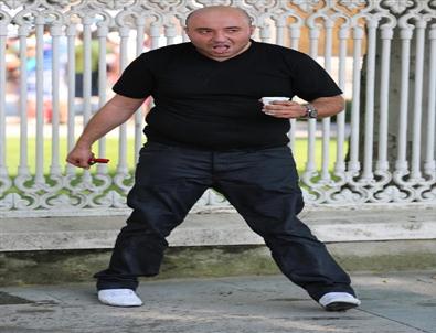 Dolmabahçe Sarayı Önünde Kendisini Yakmak İstedi