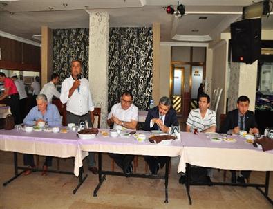 Nazilli'de Muhtarlar Kaynaşma Yemeğinde Bir Araya Geldi