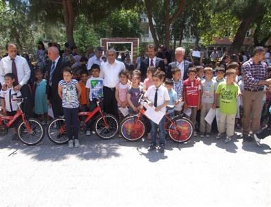 Şarköy'de Başarılı 9 Öğrenciye Bisiklet Verildi