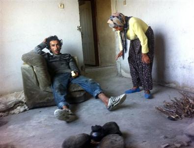 Tek Odalı Evde Yaşayan Aile Yardım Bekliyor