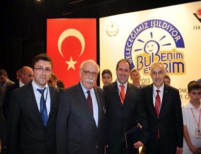 Mucit Öğretmene Bakan Avcı’dan Plaket