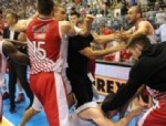 Partizan - Kızılyıldız maçında yılın kavgası