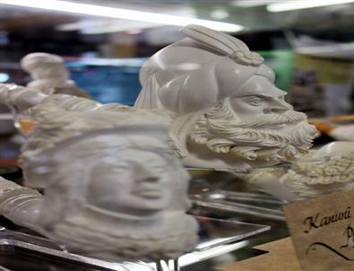 Sinema ve Dizi Film Karakterleri Lületaşına Yansıdı