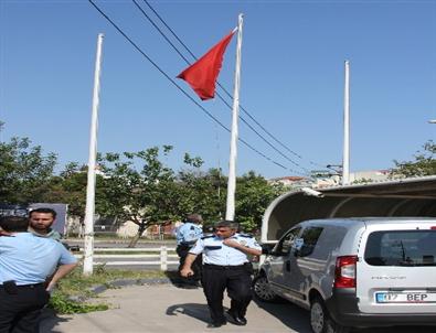 Antalya’da Bayrak Alarmı