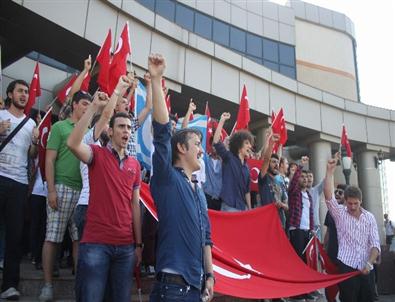 Kocaeli Üniversitesi'nde Bayrak Eylemi