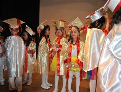 Çocuk Kulüpleri’nde Mezuniyet Sevinci