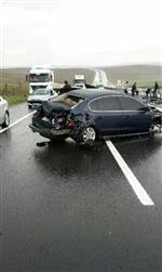 Ak Parti Adana Milletvekili Ünüvar, Trafik Kazası Geçirdi